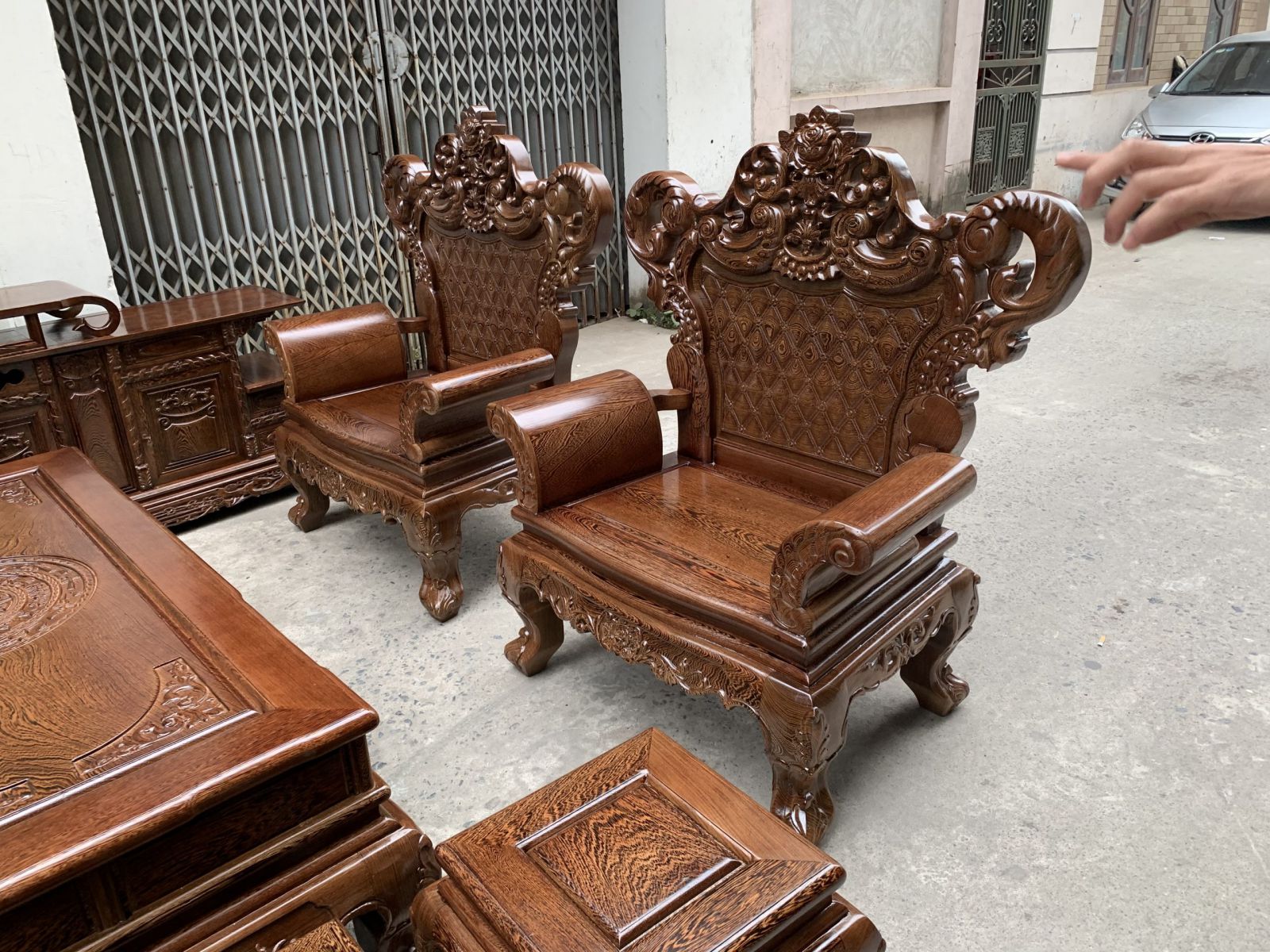 Bộ Bàn Ghế Hoàng Gia Gỗ Mun Đuôi Công Đẳng Cấp, Sang Trọng